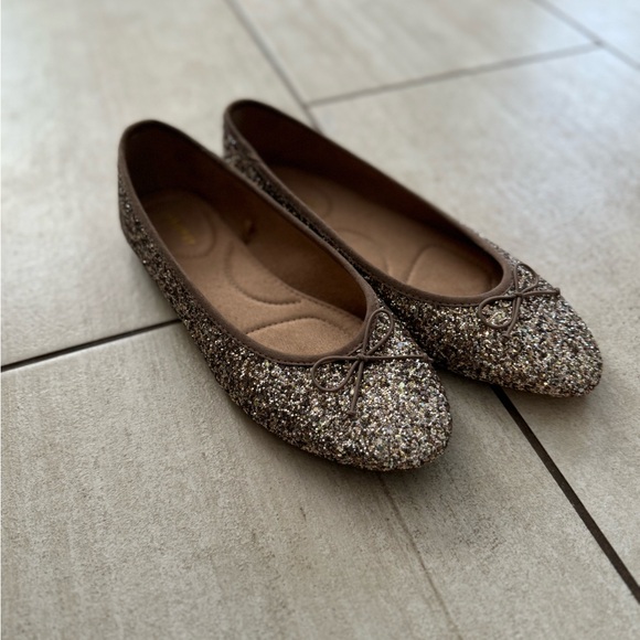 Women’s Size 8.5 Like New Gold Sparkly Ballet Flats - Picture 3 of 5